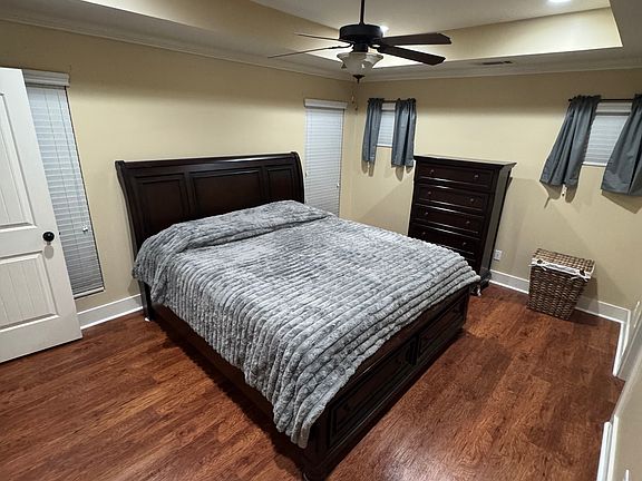 3rd image of 432 Tree Line Dr