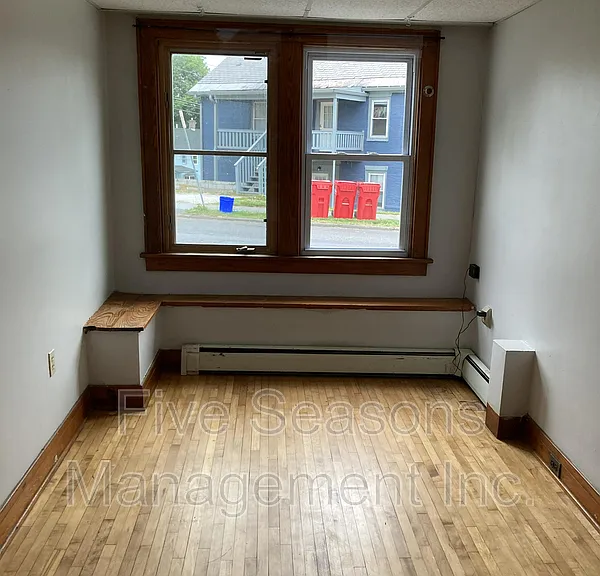 9 Chase St #1 — Photo 4