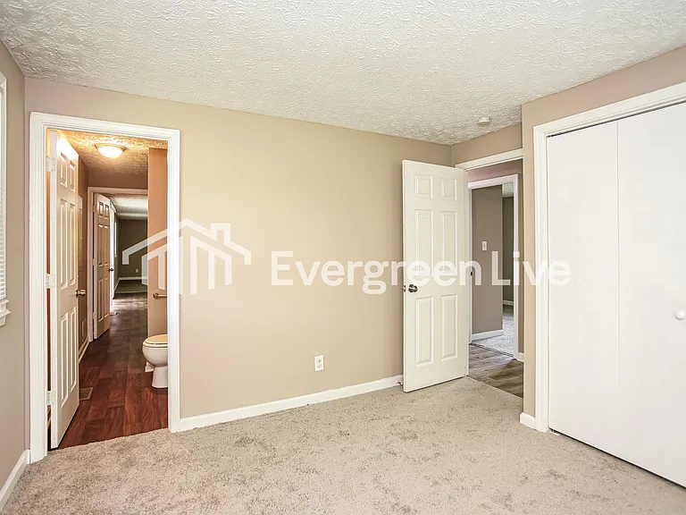 10446 Chris Dr — Photo 8