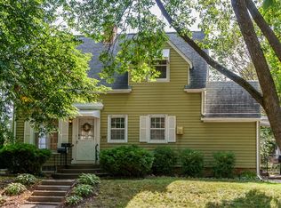 2219 D Ave NE, Cedar Rapids, IA 52402