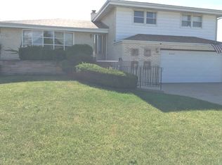 9328 Clancy Dr, Des Plaines, IL 60016