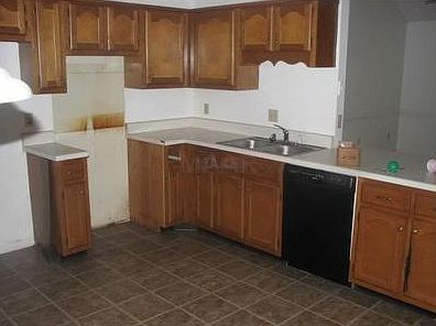 2nd image of 5537 Oak Branch Cir N