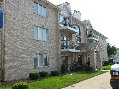 2nd image of 6755 W 63rd St Unit A1n