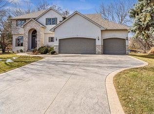 3720 Bailey Ridge Dr, Woodbury, MN 55125