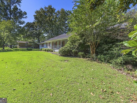 2nd image of 1137 Clairmont Pl