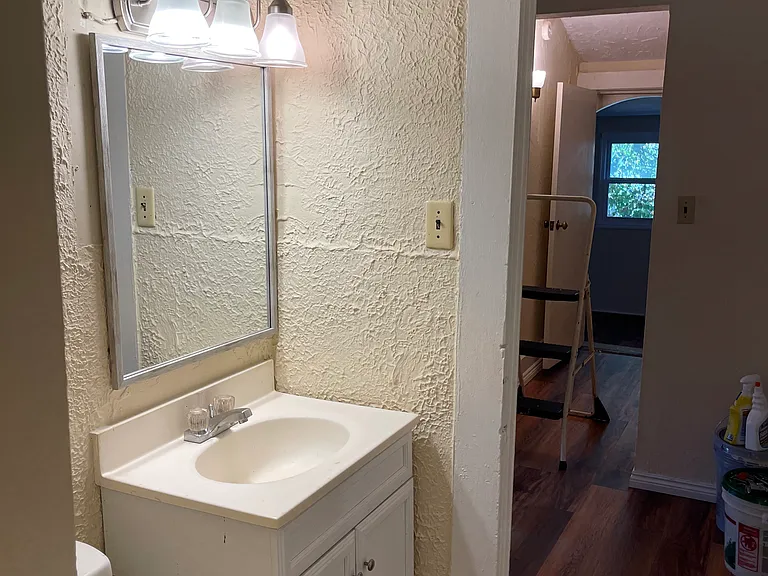 338 W 5th St #6 — Photo 8