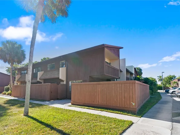 6241 SW 116th Pl APT B, Miami, FL 33173