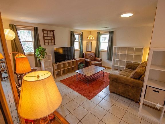 3rd image of 117 High St #3