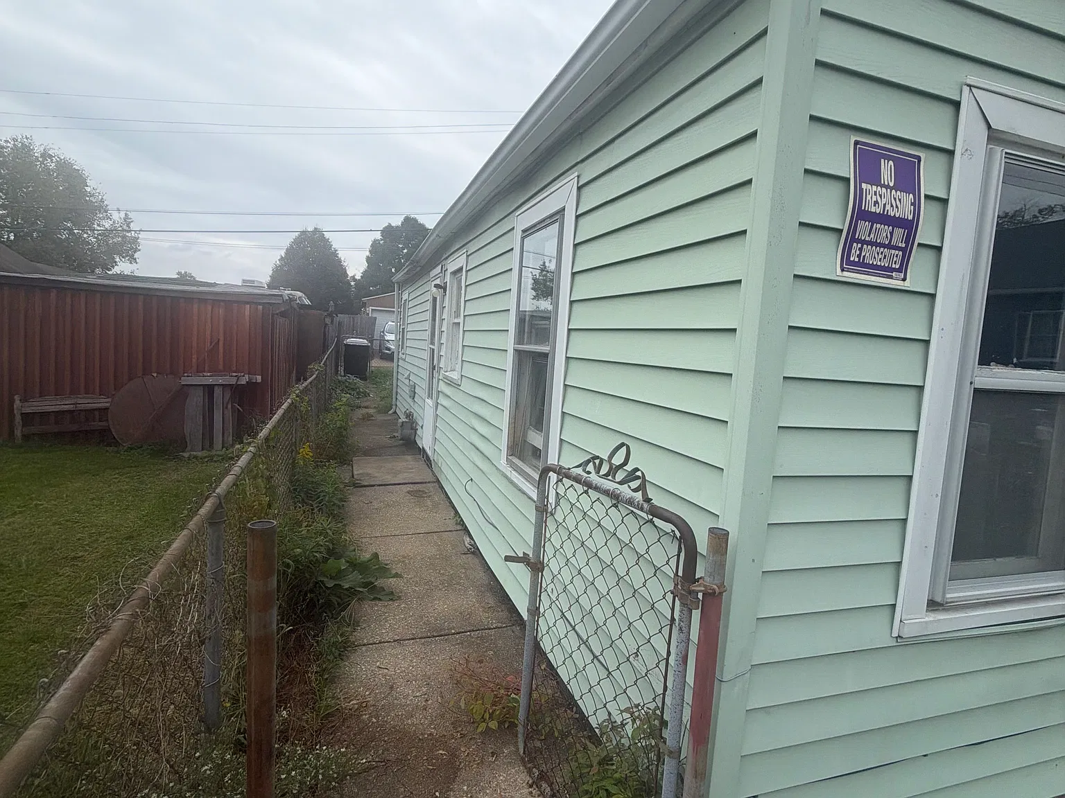 3 bed, 810 sqft, $890 — Photo 3