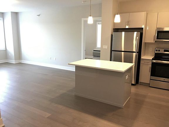 2nd image of 461 Palisades Blvd APT 204
