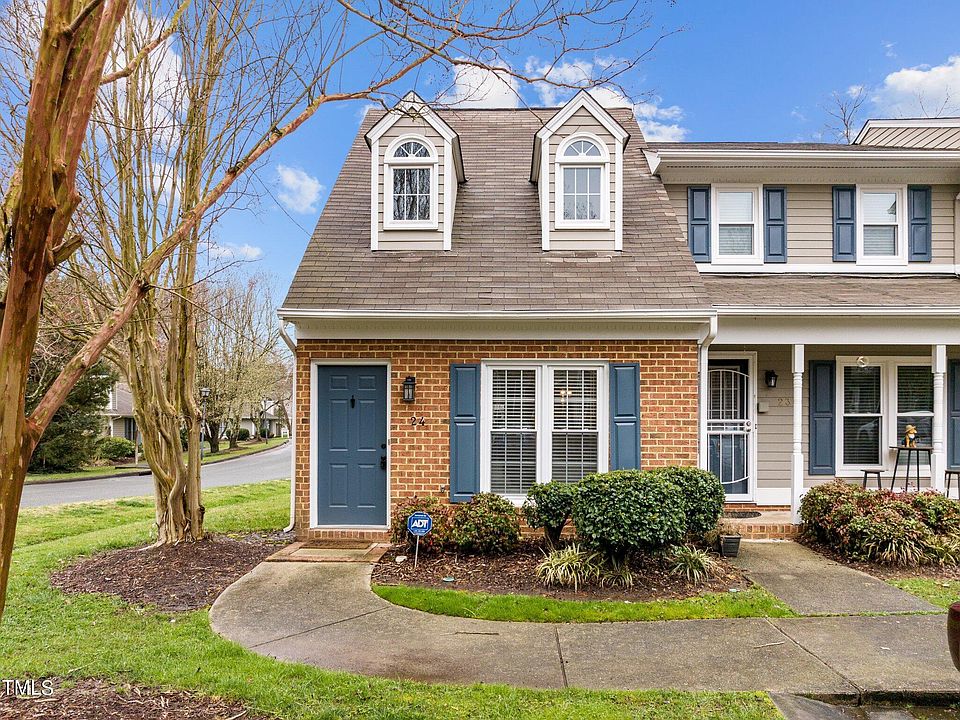 1st image of 24 Forest Green Dr