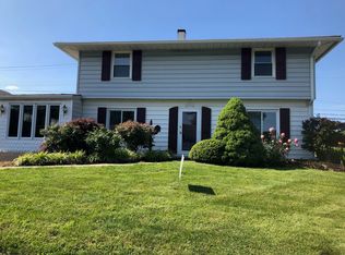 129 Terrace Rd, Levittown, PA 19056