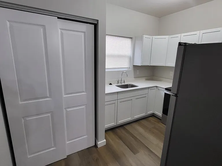 515 N Oxford St #B — Photo 8