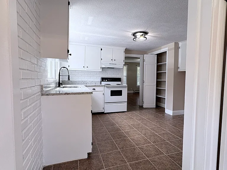 144 Amston Rd — Photo 9