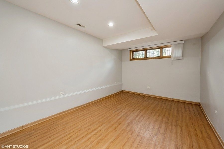 1st image of 800 S Claremont Ave APT 2