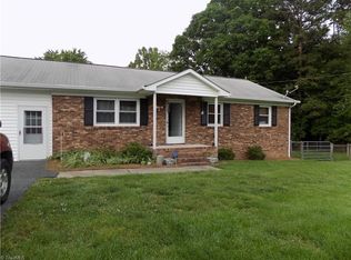 6025 Brussels Ct, Walkertown, NC 27051