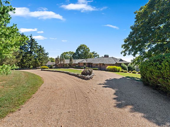 4th image of 3886 E Hawthorne Hill Lane