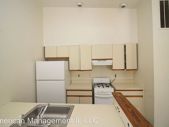 3rd image of 214 W Monument St #5131902