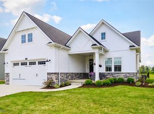 5392 Hawks Nest Cir, Sheffield Village, OH 44054
