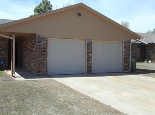 802 Lancaster Dr, Yukon, OK 73099