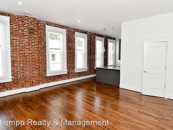3rd image of 1764 Frankfort Ave #1