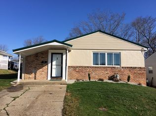 212 Valley View Dr, Hurricane, WV 25526