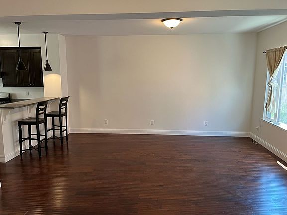 4th image of 118 Leroy Pl