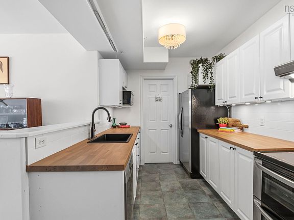 4th image of 99 Waterfront Dr #106