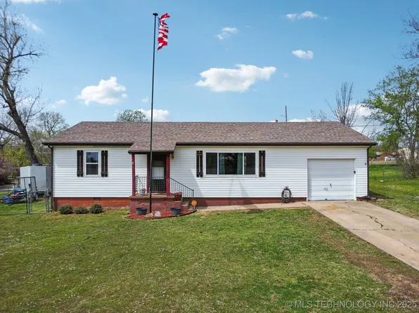 120 Greenbriar Cir, Mannford, OK 74044