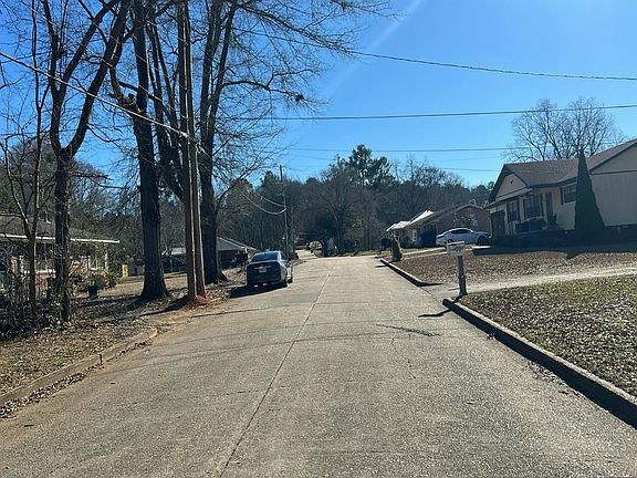 4th image of 216 S Nashville Ave
