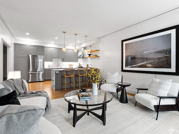 4th image of 2341 Franklin St APT 2