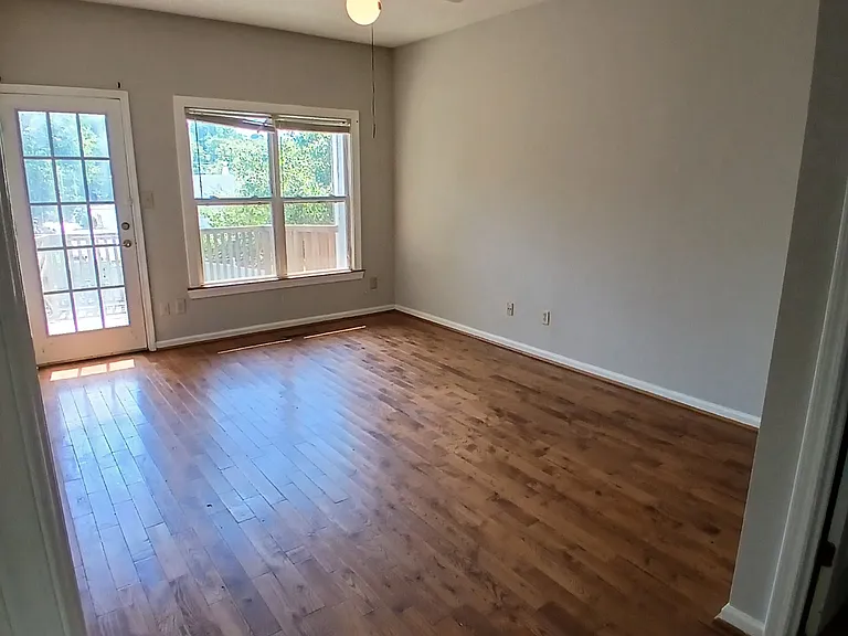 286 Grove Ave NW — Photo 5