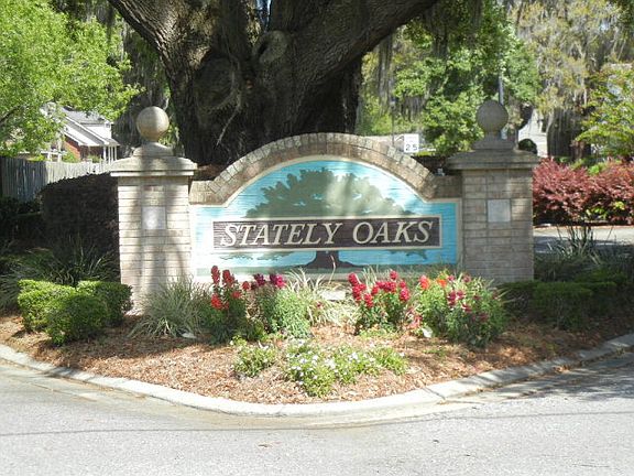 2nd image of 132 Stately Oaks Cir