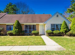 69 Crescent Cir, Holbrook, NY 11741