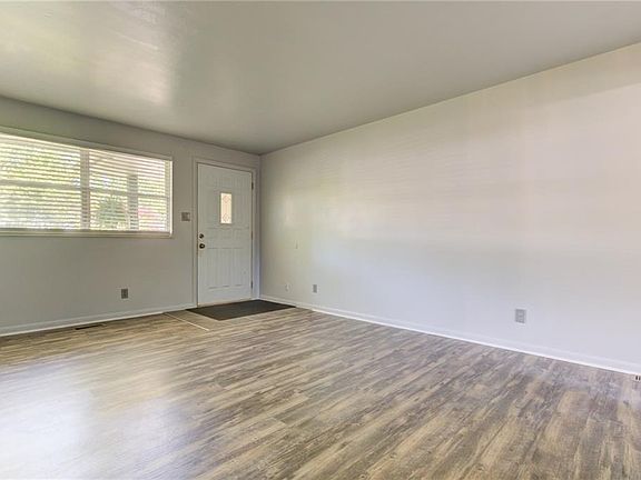 5th image of 5124 Melvina St