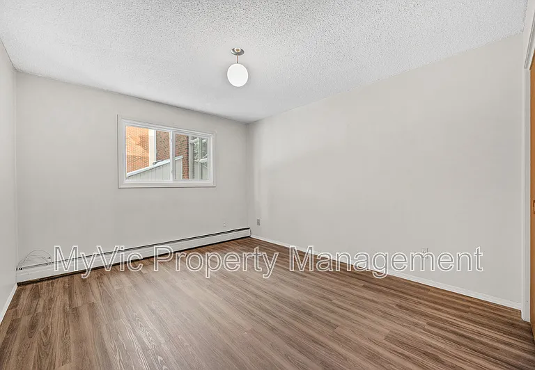 9915 101st St — Photo 11