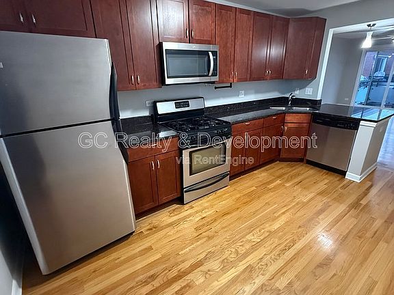 3rd image of 6429 N Damen Ave APT 3S