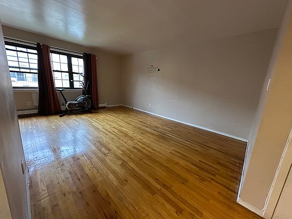 4th image of 15618 80th St