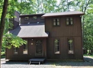 226 Summit Dr, Albrightsville, PA 18210