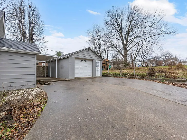 223 Daisy Ave — Photo 23