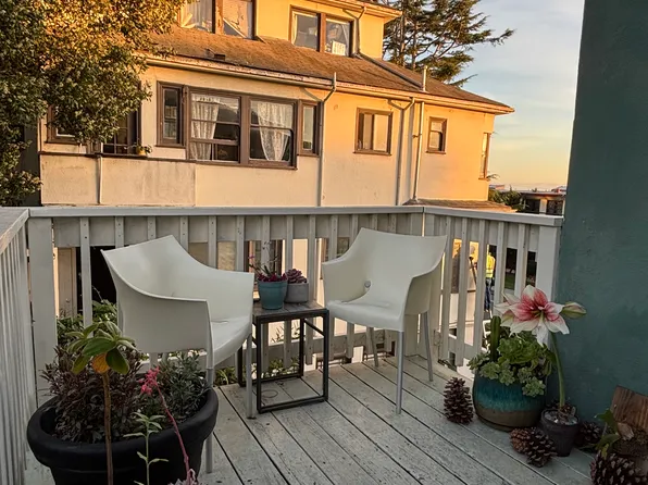 1014 E 28th St, Oakland, CA 94610