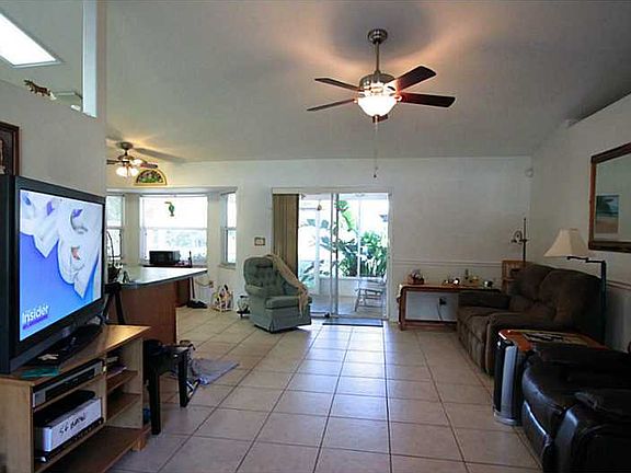 4th image of 9710 87th St