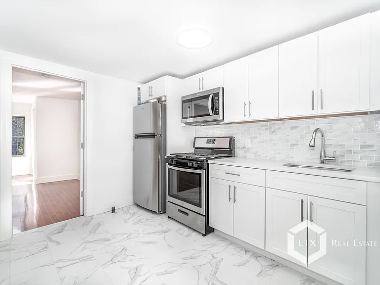 518 E 8th St #3R — Photo 5