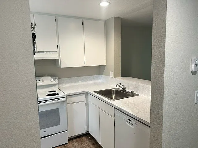 19512 25th Ave NE — Photo 4