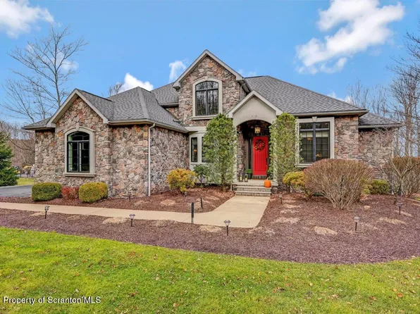 508 Hideaway Dr, Moscow, PA 18444
