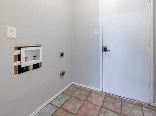 2207 Wembley Downs Dr, Arlington, TX 76017