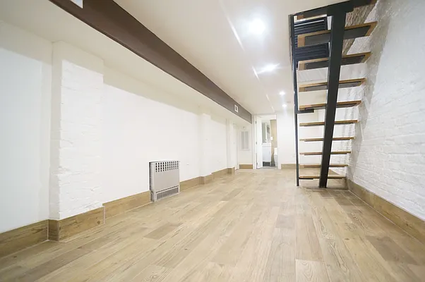 Rented by EXR | media 8