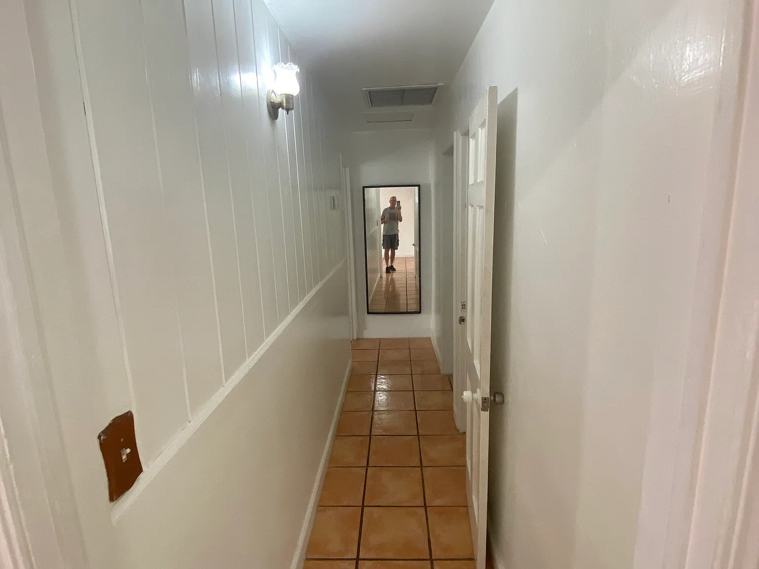 2 bed, 850 sqft, $2,200 — Photo 3