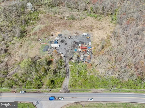 220 Bakers Basin Rd, Lawrence Township, NJ 08648