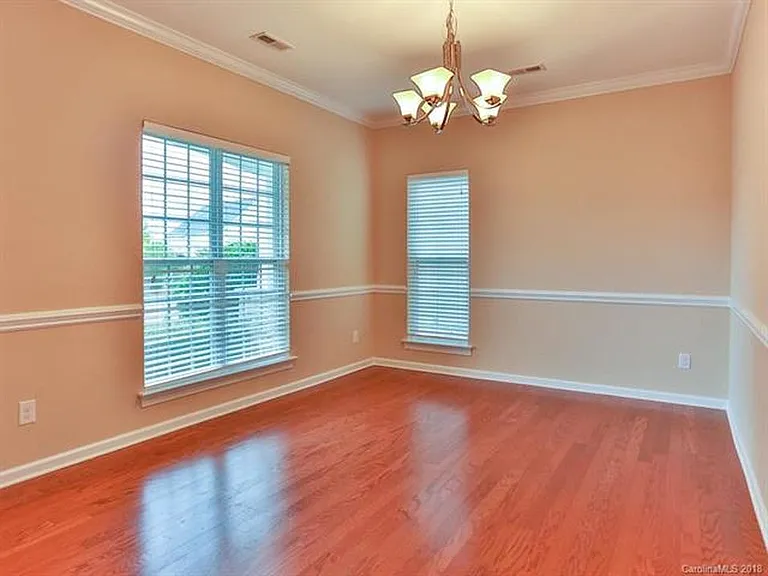9716 Ravenscroft Ln NW — Photo 10